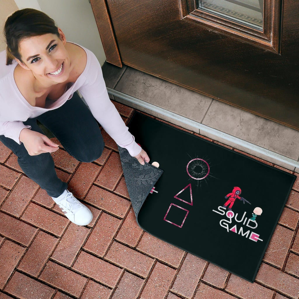 Squid Game Movie Door Mat - Chibi Squid Worker With Lost Player Door Mat Home Decor