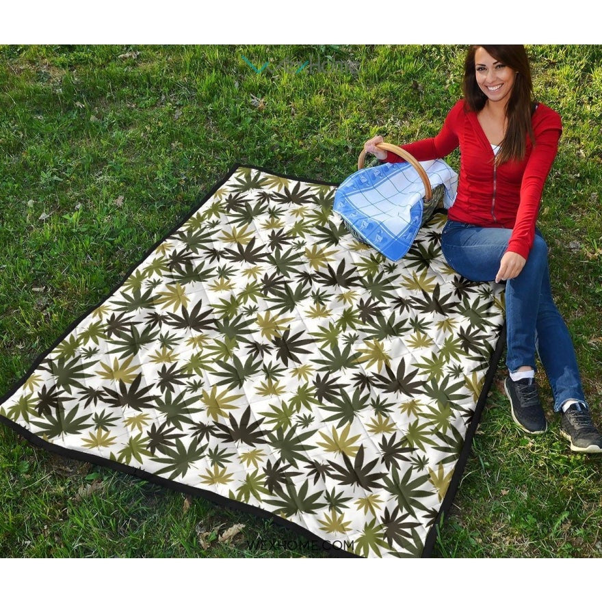 Canabis Marijuana Weed Pattern Print Design 05 Premium Quilt