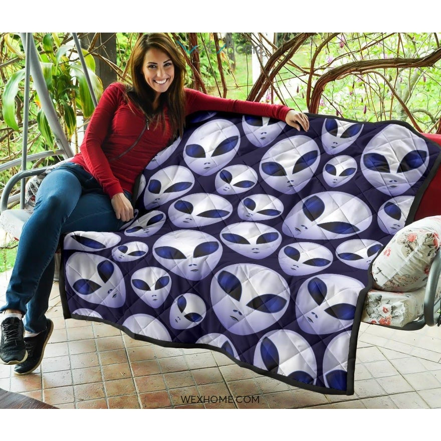 Alien Pattern Print Premium Quilt Unique Gift W2101