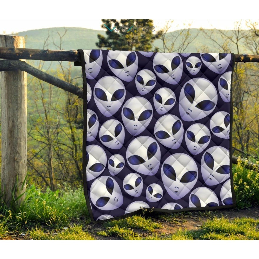Alien Pattern Print Premium Quilt Unique Gift W2101