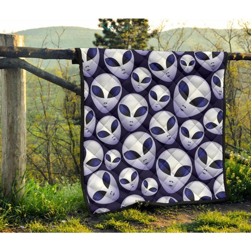 Alien Pattern Print Premium Quilt Unique Gift W2101