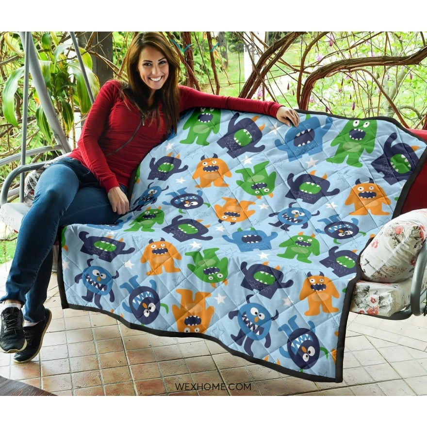 Alien Pattern Print Design 04 Premium Quilt