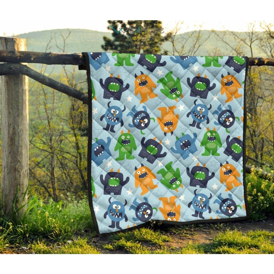 Alien Pattern Print Design 04 Premium Quilt