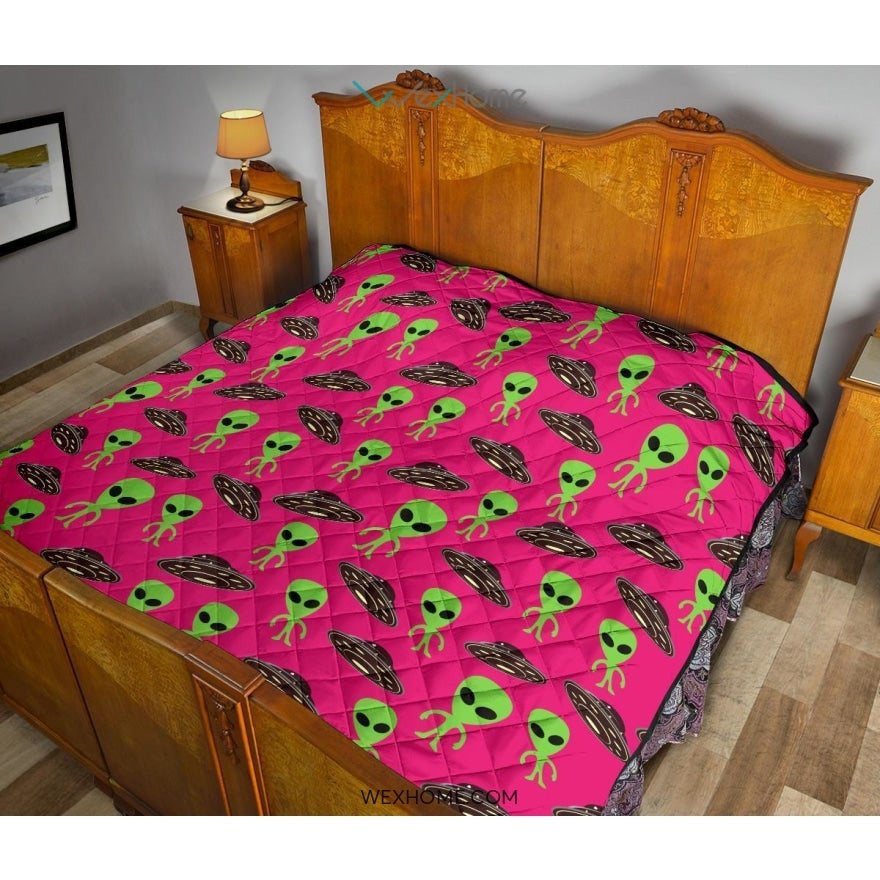 Alien Pattern Print Design 03 Premium Quilt