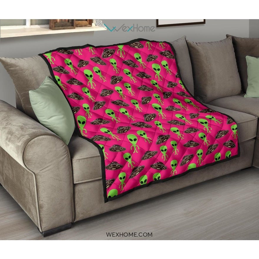 Alien Pattern Print Design 03 Premium Quilt