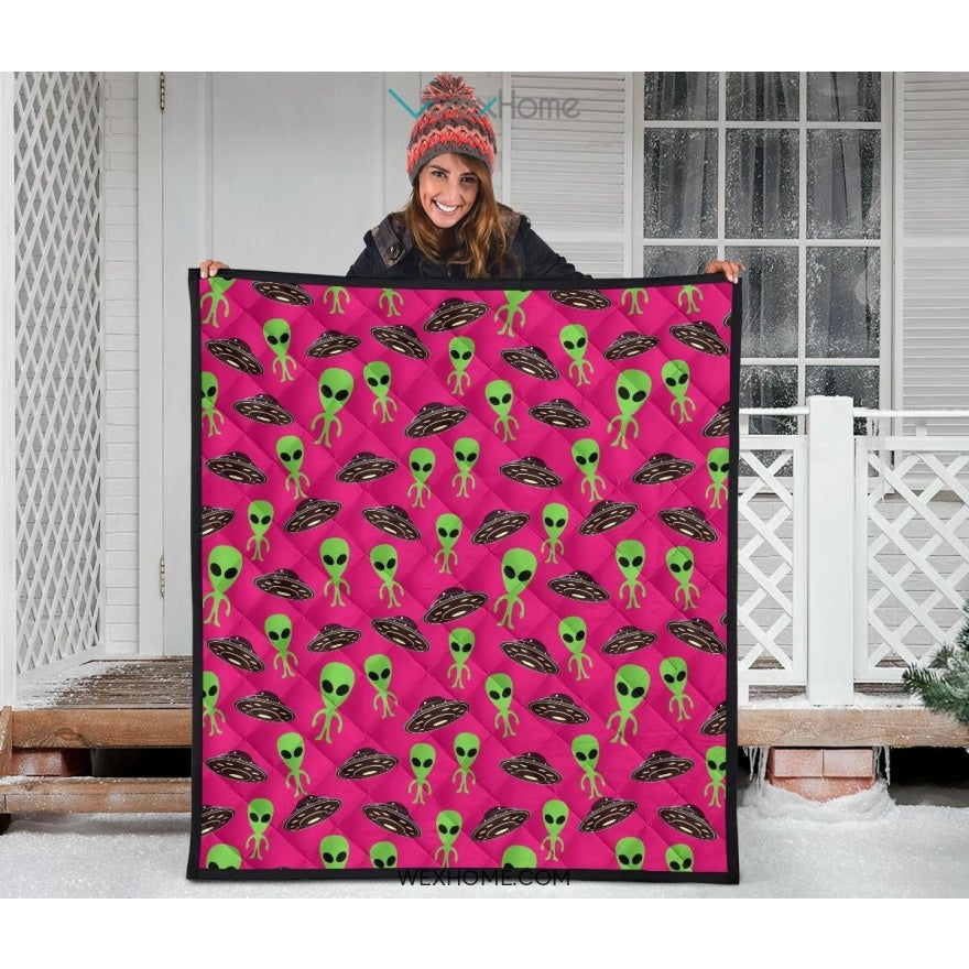 Alien Pattern Print Design 03 Premium Quilt