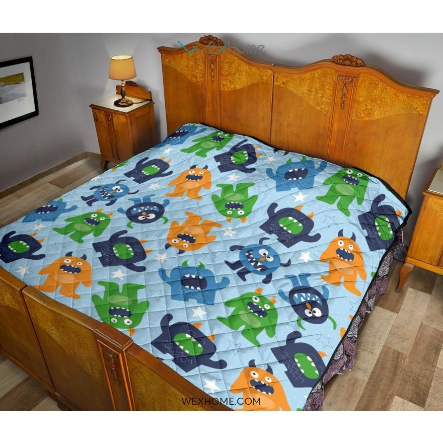 Alien Pattern Print Design 04 Premium Quilt