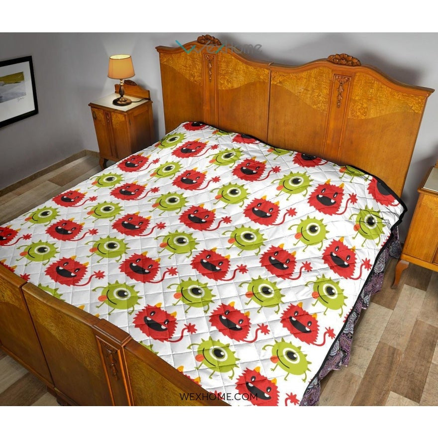 Alien Pattern Print Design 05 Premium Quilt