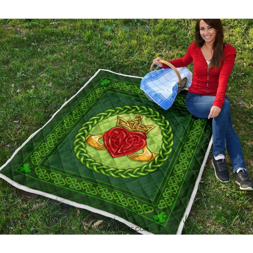 WEXHOME Irish Heart Premium Quilt