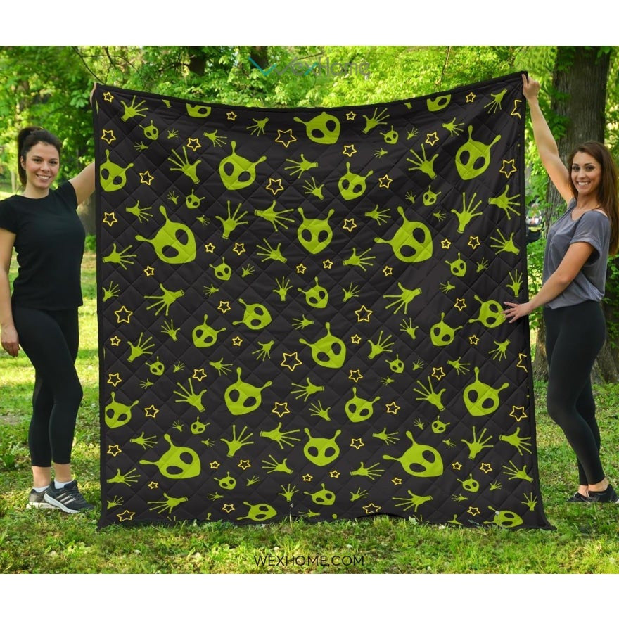 Alien Pattern Print Design 02 Premium Quilt