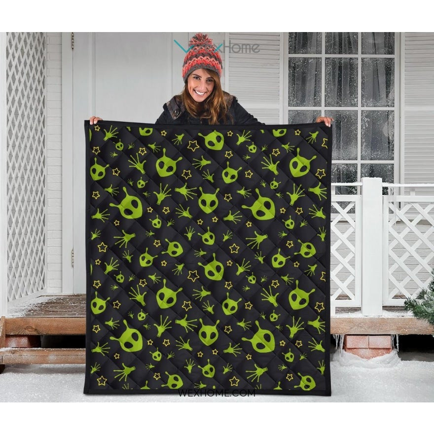 Alien Pattern Print Design 02 Premium Quilt