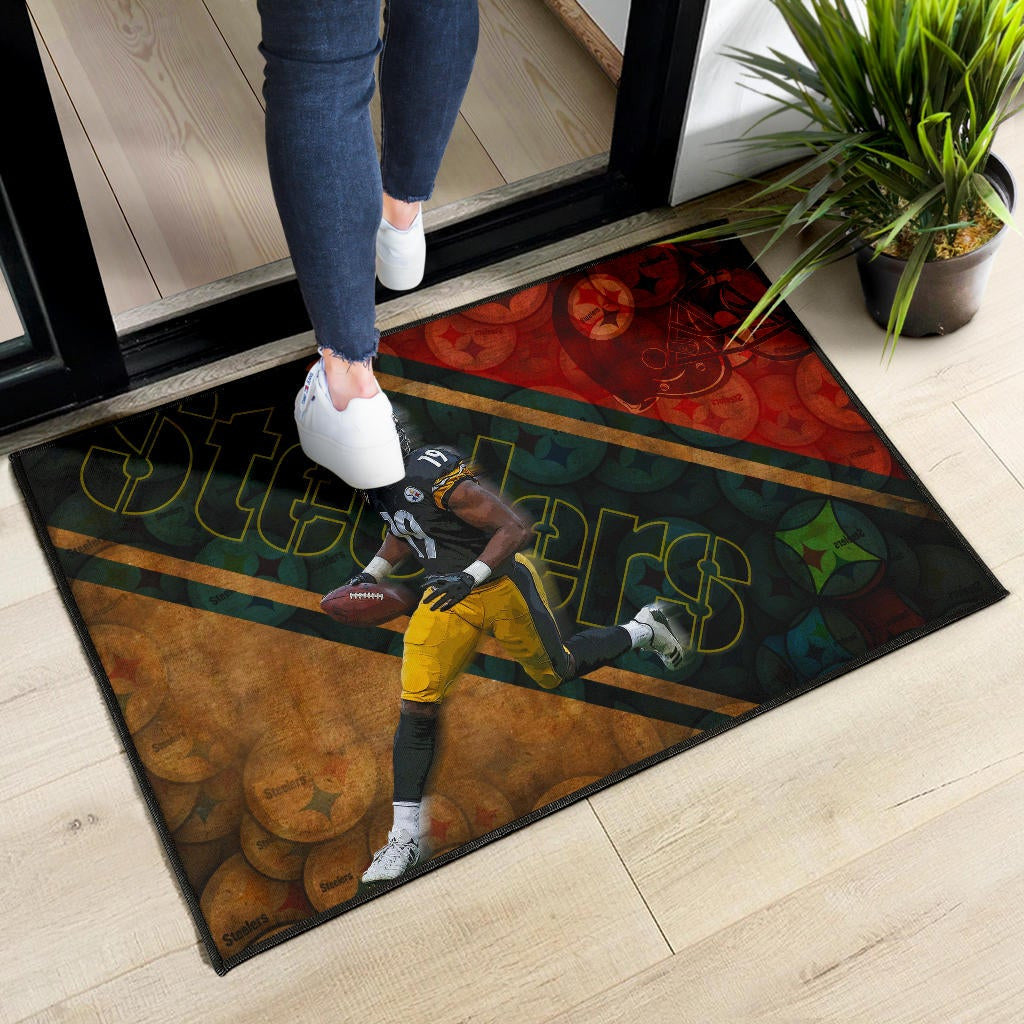 Pittsburgh Steelers American Football JuJu Smith-Schuster 19 Running Minimal Helmet Door Mat Home Decor