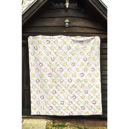 Horseshoes Pattern Print Design 02 Premium Quilt