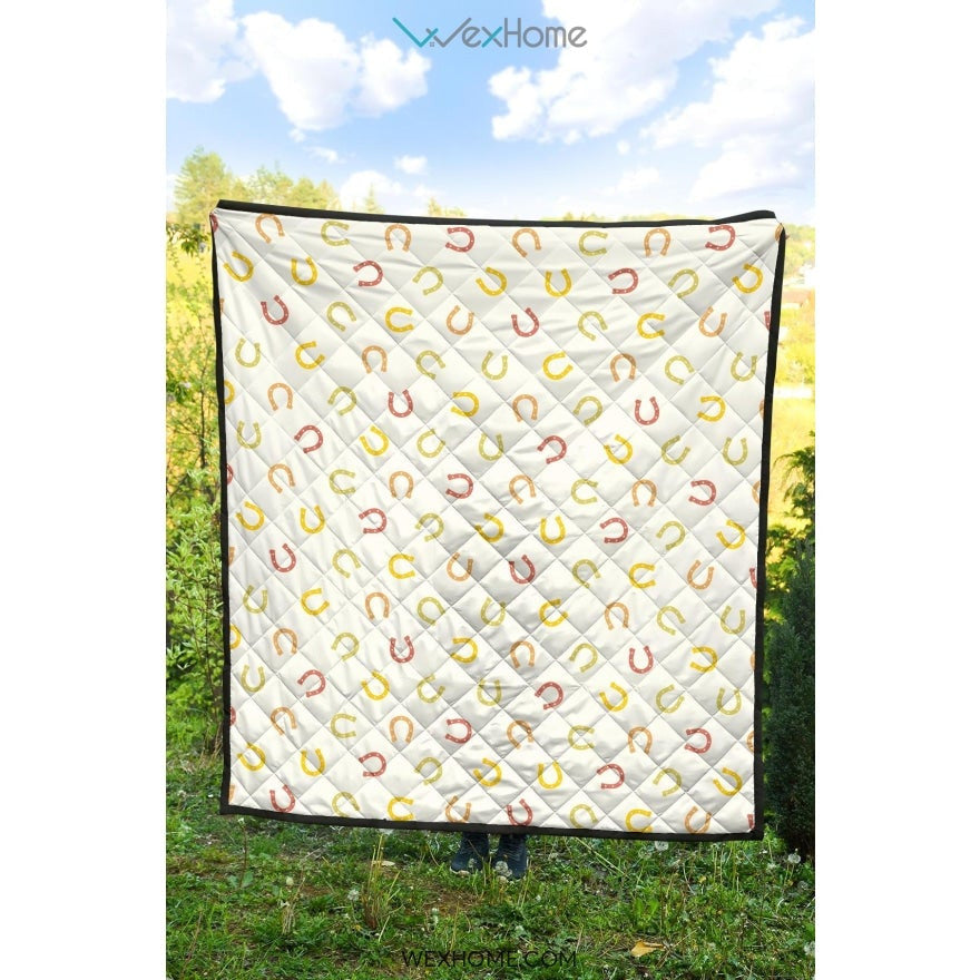 Horseshoes Pattern Print Design 02 Premium Quilt