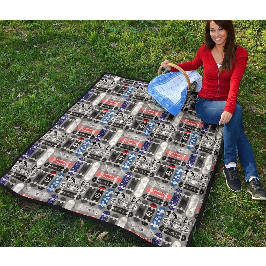 Skate Board Pattern Print Design 04 Premium Quilt