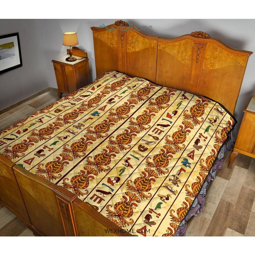 Egypt Hieroglyphics Pattern Print Design 04 Premium Quilt