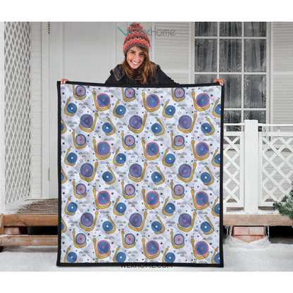 Snail Pattern Print Design 05 Premium Quilt
