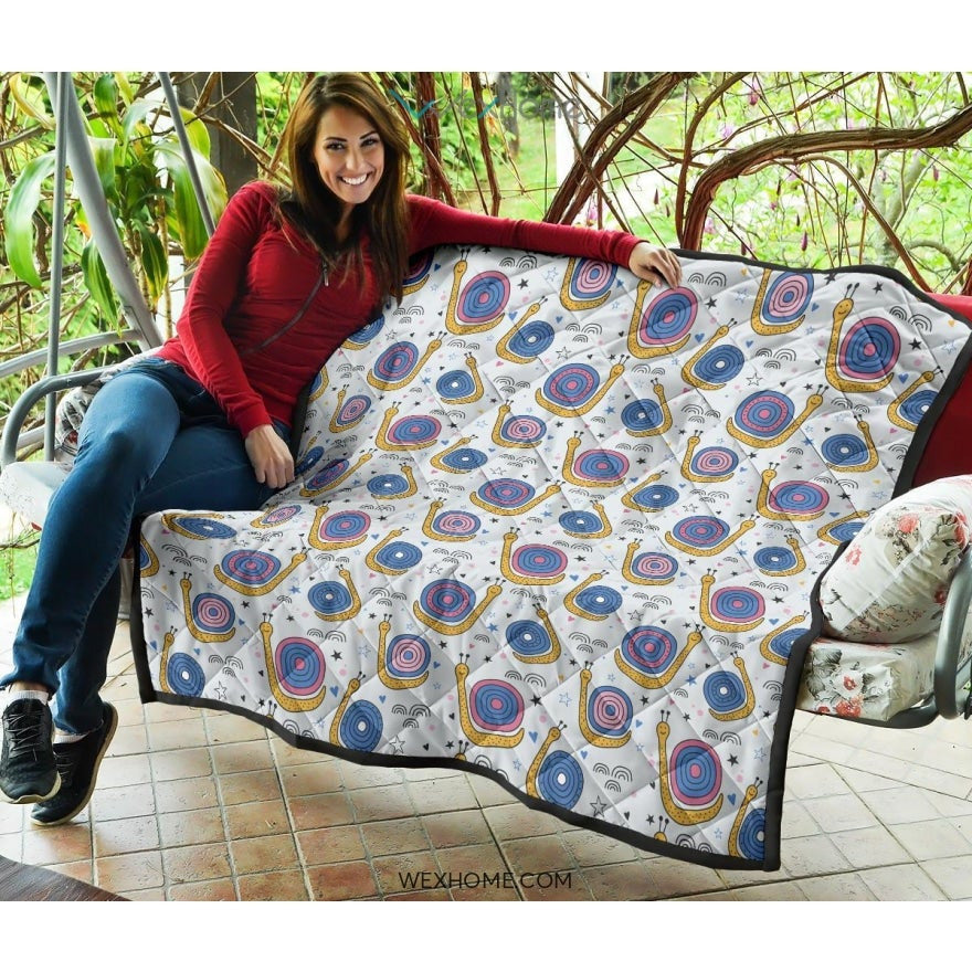 Snail Pattern Print Design 05 Premium Quilt