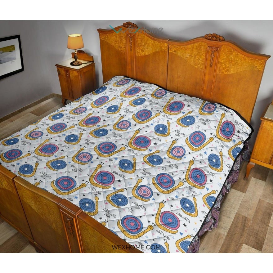 Snail Pattern Print Design 05 Premium Quilt