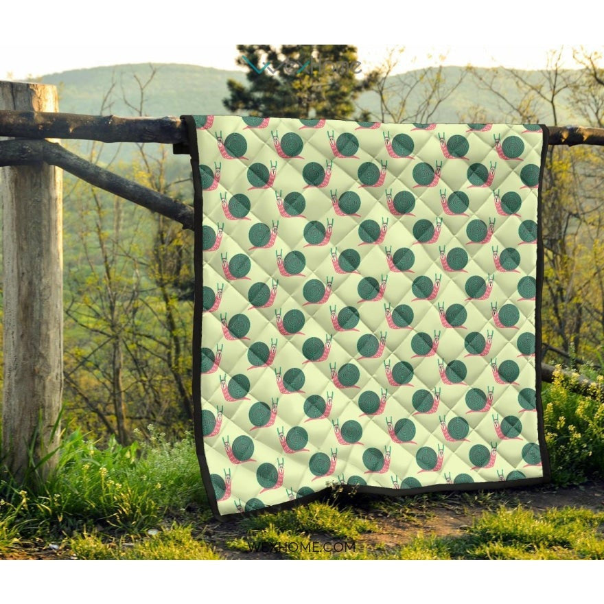 Snail Pattern Print Design 04 Premium Quilt