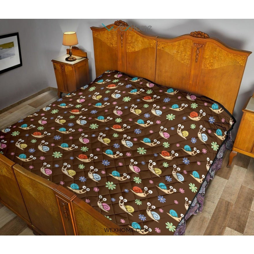 Snail Pattern Print Design 03 Premium Quilt