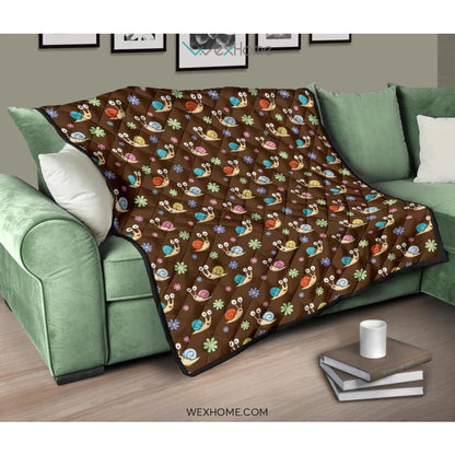 Snail Pattern Print Design 03 Premium Quilt