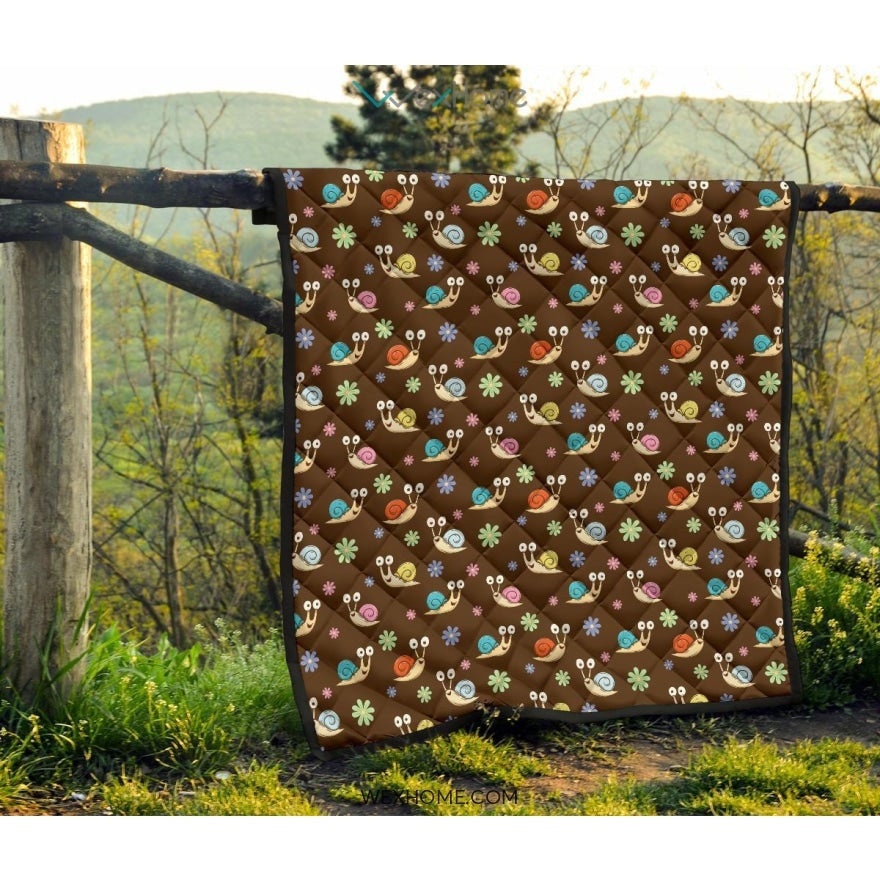 Snail Pattern Print Design 03 Premium Quilt