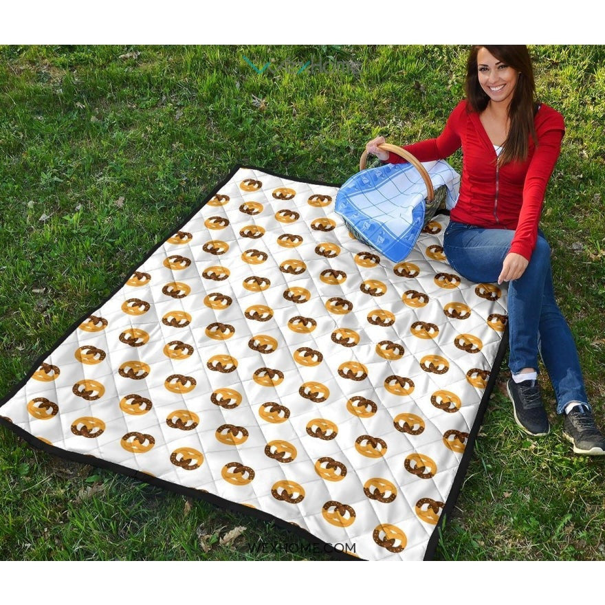 Pretzels Pattern Print Design 02 Premium Quilt
