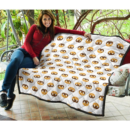 Pretzels Pattern Print Design 02 Premium Quilt