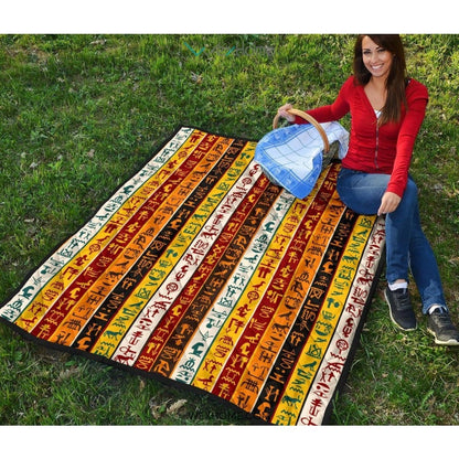 Egypt Hieroglyphics Pattern Print Design 01 Premium Quilt