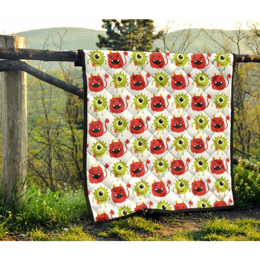 Alien Pattern Print Design 05 Premium Quilt