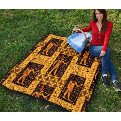 Egypt Hieroglyphics Pattern Print Design 05 Premium Quilt