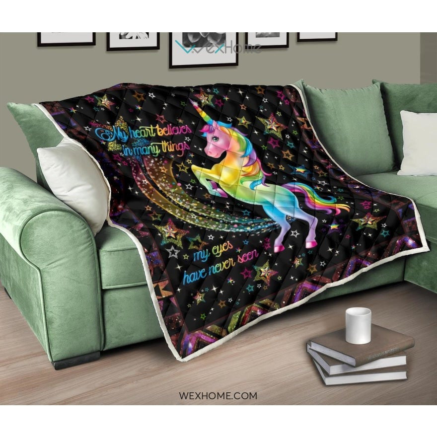 My Heart Believes In Many Things Unicorn Premium Quilt