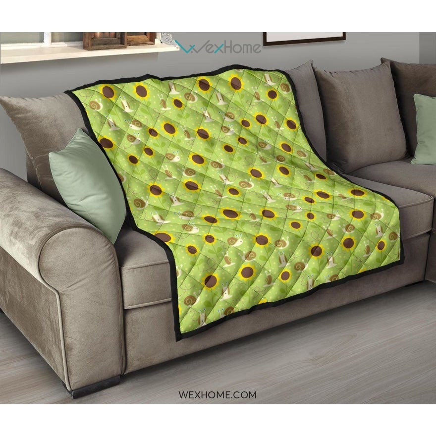 Snail Pattern Print Design 01 Premium Quilt