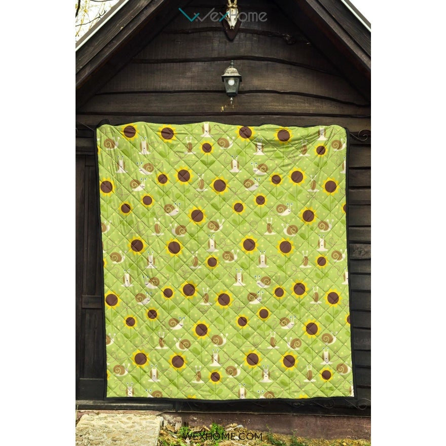Snail Pattern Print Design 01 Premium Quilt