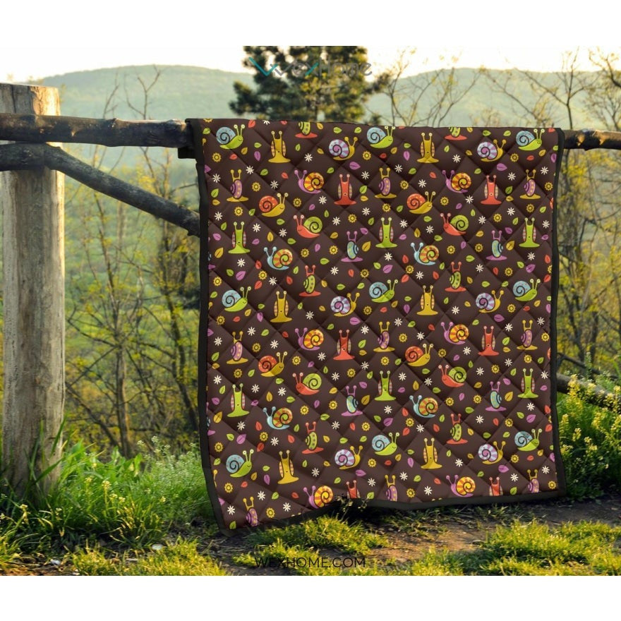 Snail Pattern Print Design 02 Premium Quilt