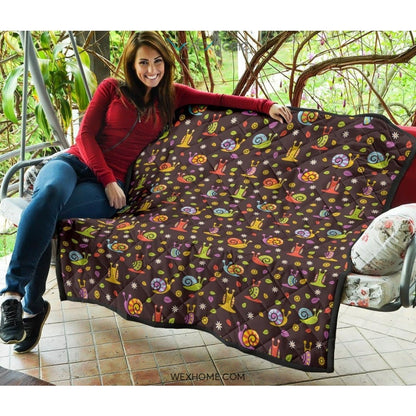 Snail Pattern Print Design 02 Premium Quilt