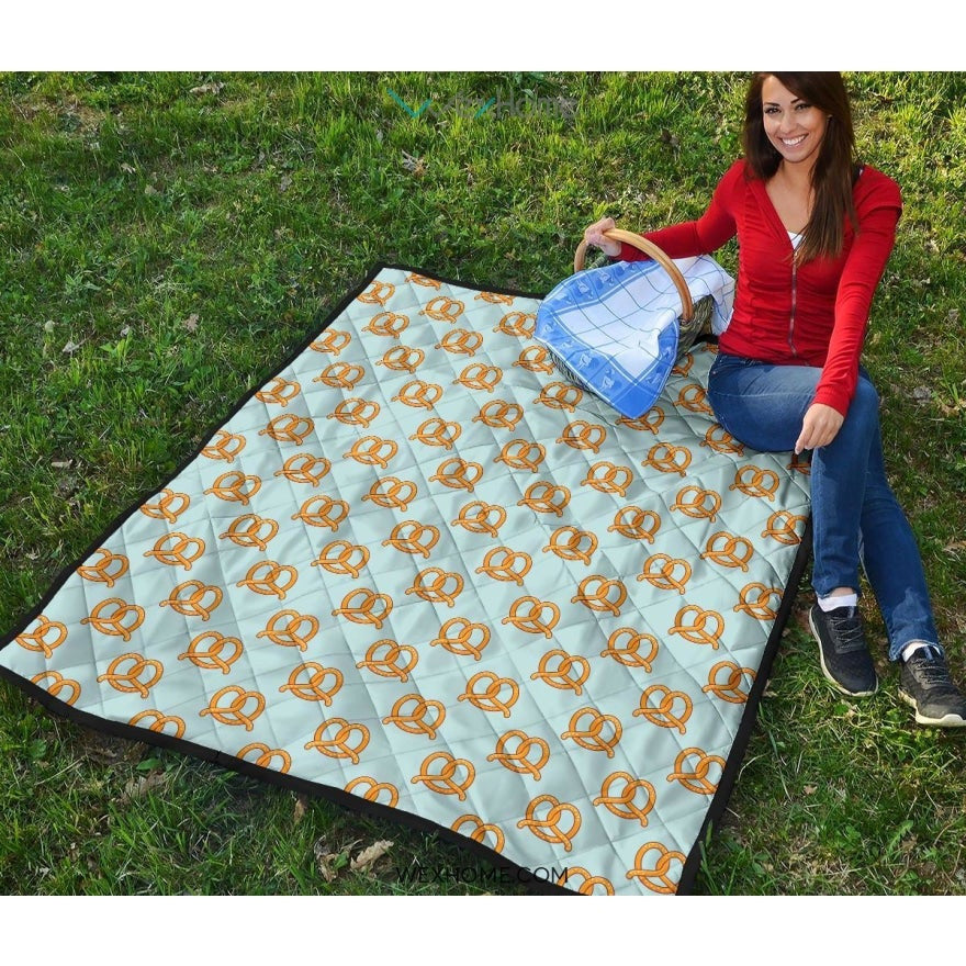 Pretzels Pattern Print Design 03 Premium Quilt