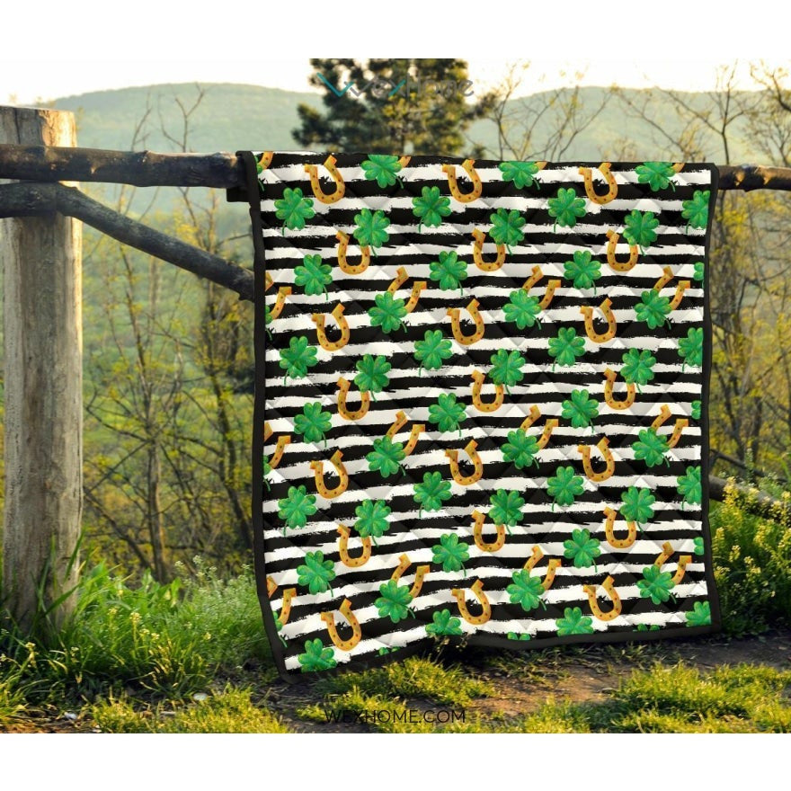 Horseshoes Pattern Print Design 01 Premium Quilt