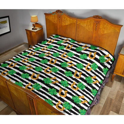 Horseshoes Pattern Print Design 01 Premium Quilt