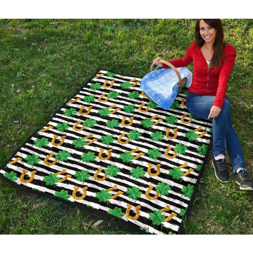 Horseshoes Pattern Print Design 01 Premium Quilt