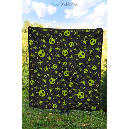 Alien Pattern Print Design 02 Premium Quilt