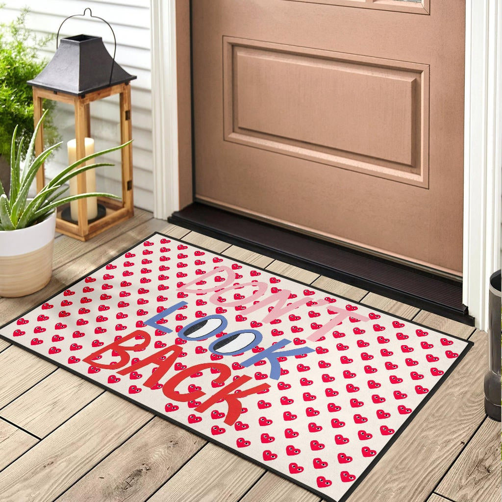Don't Look Back Red Heart Patterns Door Mat Home Decor