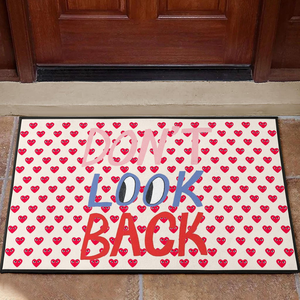 Don't Look Back Red Heart Patterns Door Mat Home Decor