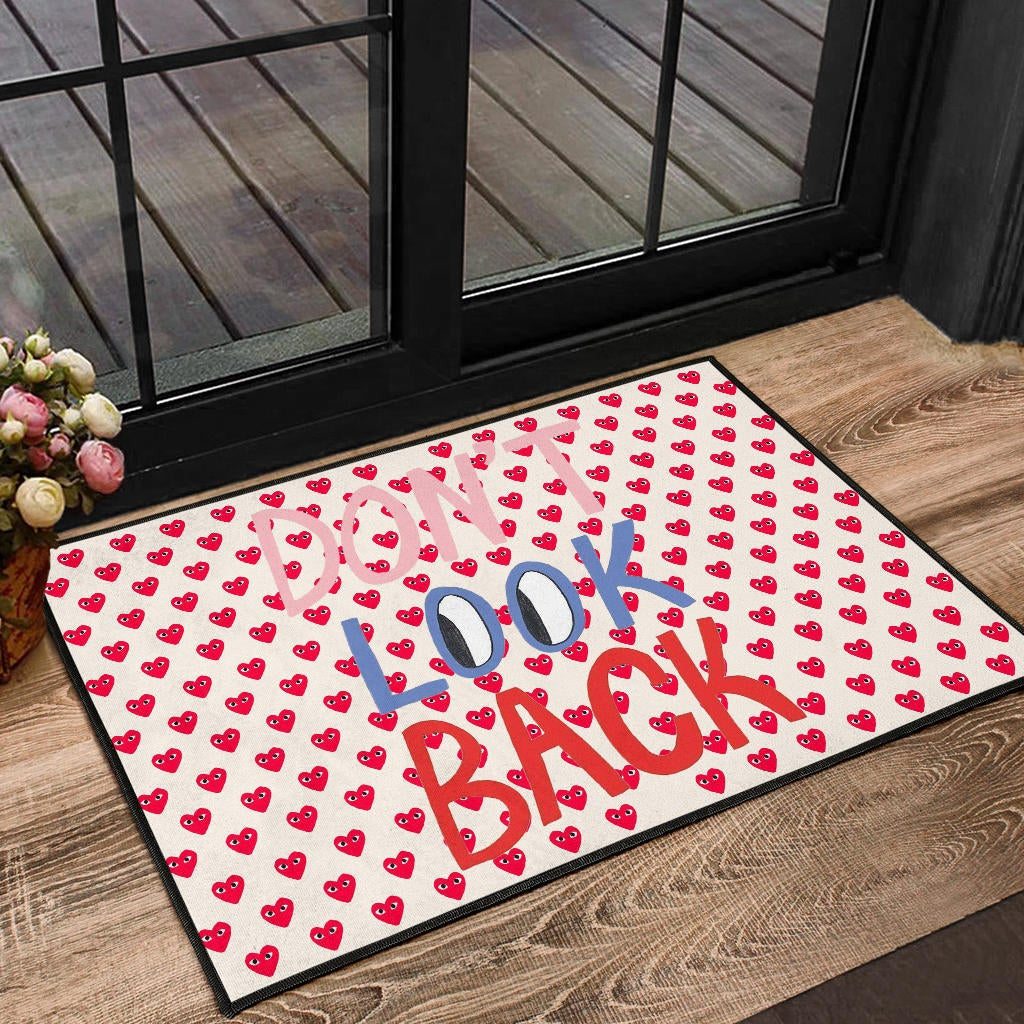 Don't Look Back Red Heart Patterns Door Mat Home Decor