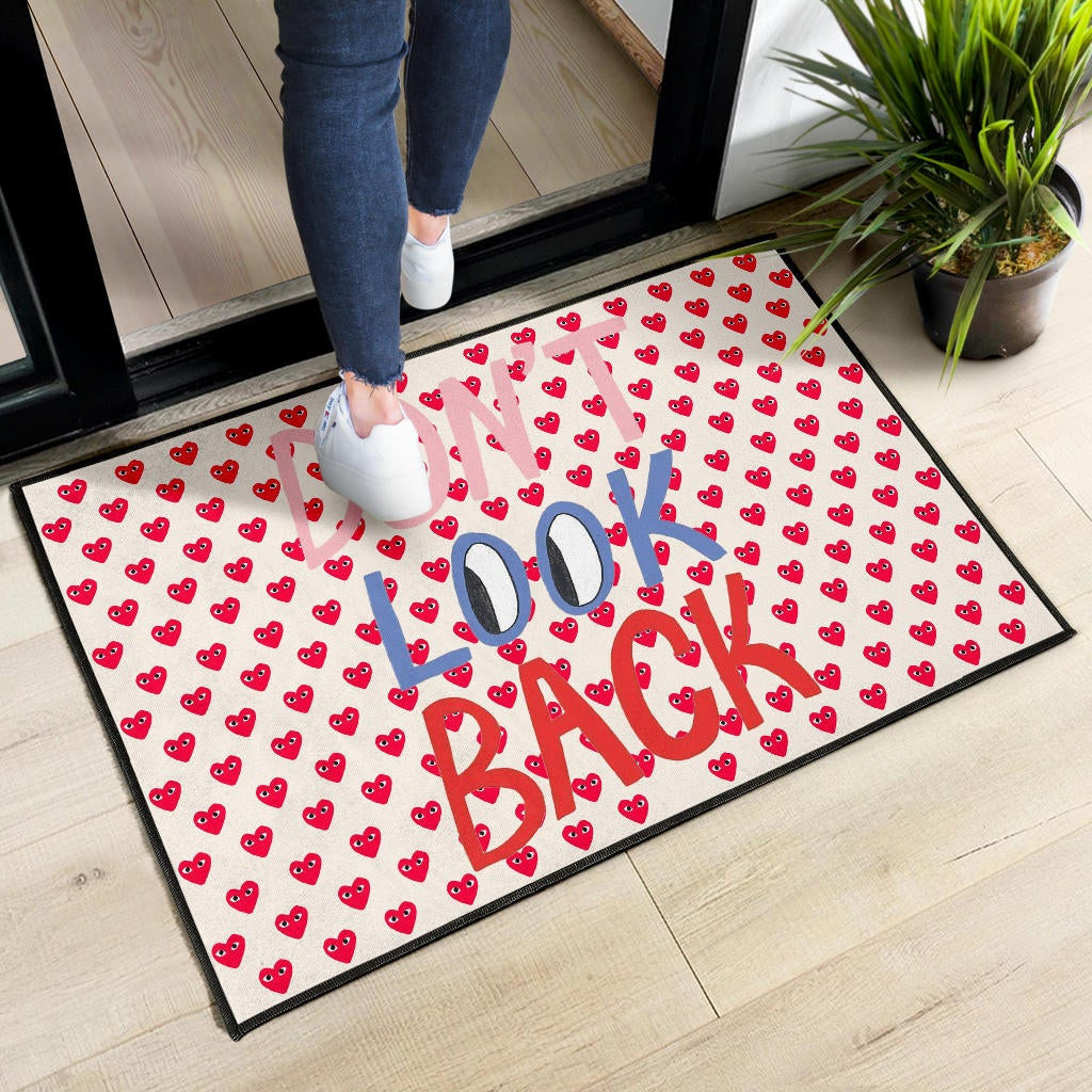 Don't Look Back Red Heart Patterns Door Mat Home Decor